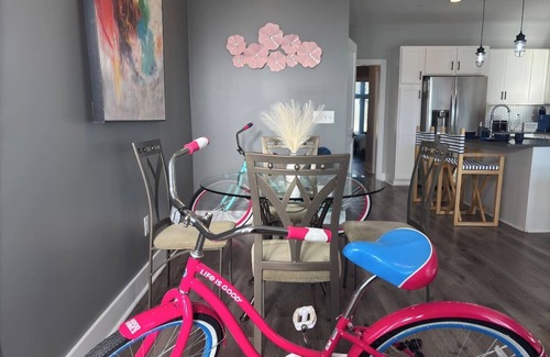 Dunean Apartamento | Greenville Gem | Scenic Balcony Views & Free Parkg
