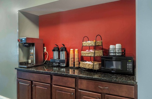 Greenville - Spartanburg Hotel | Econo Lodge & Suites Greenville