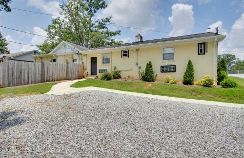 Greenwood Apartamento | Greenwood Apt 2 Mi to Self Regional Med Center!