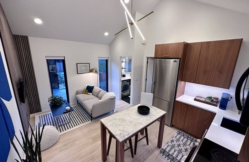 Phinney Ridge Apartamento | Greenwood Getaway - Modern and New, Walk to Shops