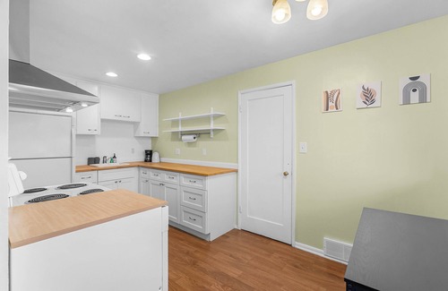 Phinney Ridge Apartamento | Greenwood's Lavender Haze - WalkScore 81