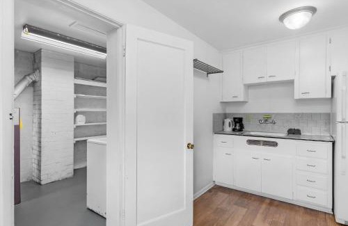 Phinney Ridge Casa | Greenwood's Wildflower Glow - Walk Score 81