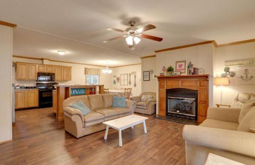 Greers Ferry Casa | Greers Ferry Lake Access Cabin with Boat Slip!