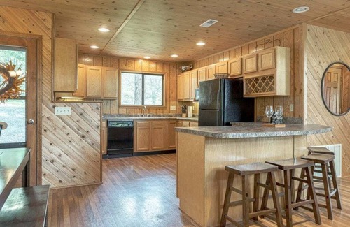 Innsbrook Chalet De Esquí | Grendel Grove Getaway by StayLage