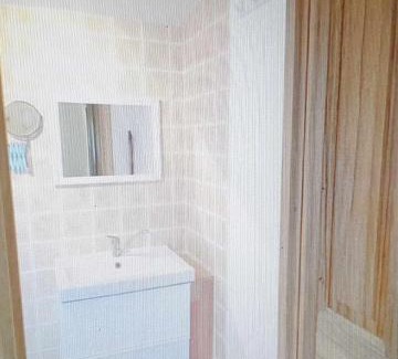 Greoux-les-Bains Apartamento | GREOUX LES BAINS Maisonette avec terasse de 30 m2 et parking privé
