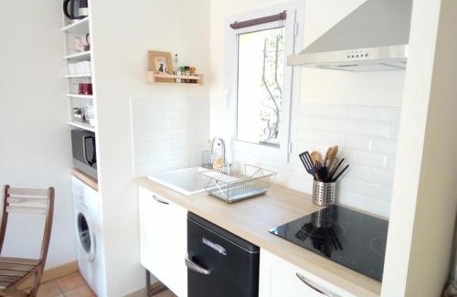 Greoux-les-Bains Apartamento | GREOUX LES BAINS Maisonette avec terasse de 30 m2 et parking privé