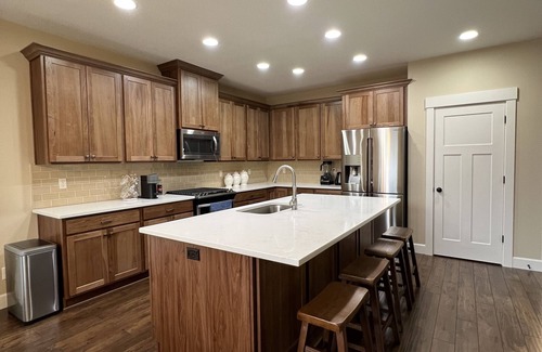 Gresham Casa | Gresham pine