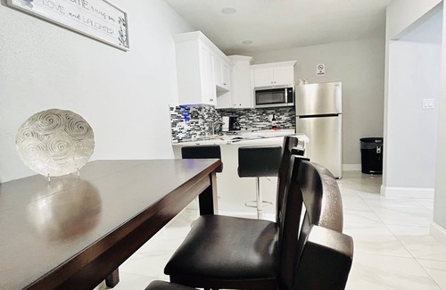 Tampa Apartamento | Grey Novo Studio w/parking-internet near to airport