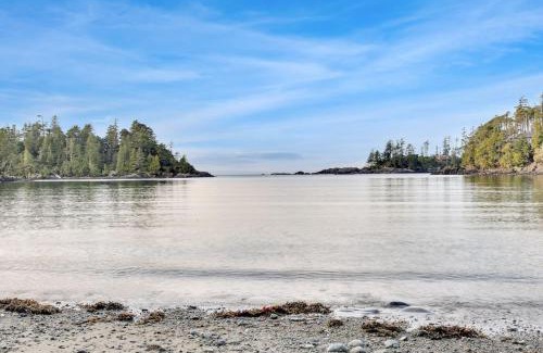 Ucluelet Casa | Grey Whale, Pet Friendly Studio at The Beach