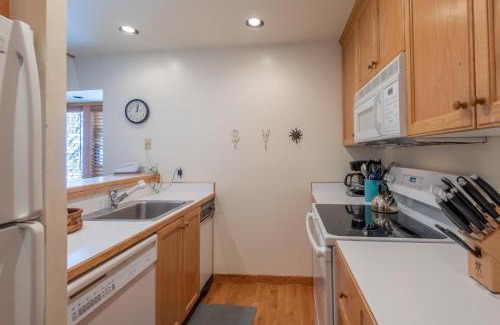 Warm Springs Casa | Greyhawk Condo 09