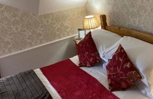Fenny Bridges Hotel | Greyhound Country Inn