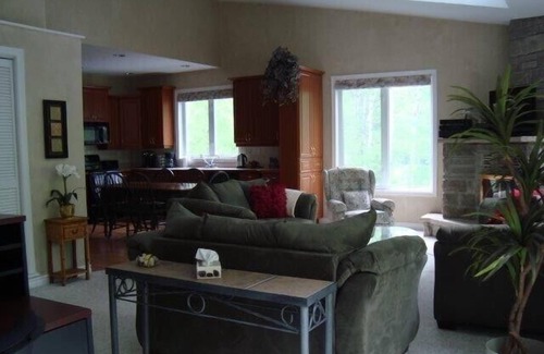Kemble Apartamento | Greystone Anexo - Kemble, Ontario, Canadá