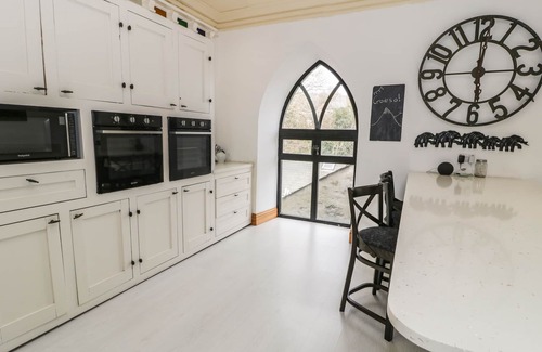 Cwm-y-glo Casa | GREYSTONES CHAPEL, pet friendly, character holiday cottage in Llanrug