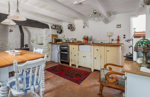 Kirkmichael Cabaña | Greystones is a quaint cottage in the heart of the village of Kirk Michael