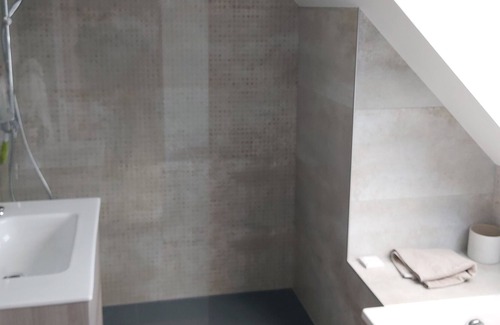Grez-Neuville Casa | GREZ NEUVILLE - EDGE OF MAYENNE - RECENT PAVILION