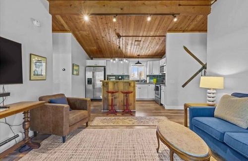 Stowe Area Apartamento | Griffin Chalet 3 about a mile to Stowe Resort