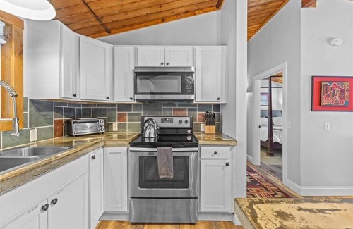 Stowe Area Apartamento | Griffin Chalet 5 ~ mile to Stowe