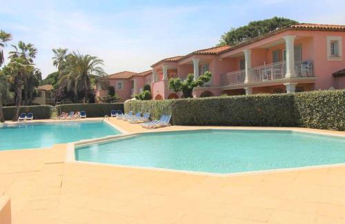 Grimaud Apartamento | GRILEG- Pour des vacances idéales en famille ! T2 cabine dans résidence avec piscine chauffée