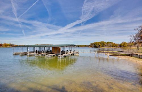 Cayuga Apartamento | Grill and Dock Access Waterfront Kerens Cabin