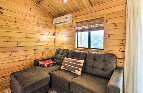 Sparta Casa | Grill and River Access Tiny Cabin in Sparta!