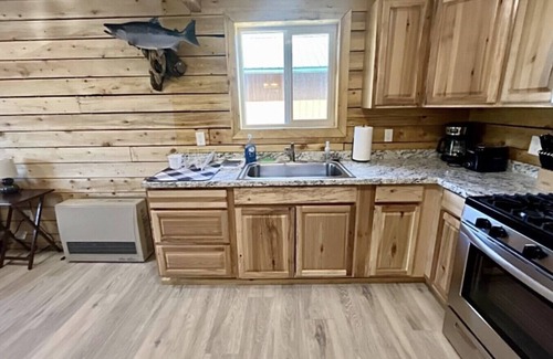 Kenai Cabina | Grill|Close to Fishing|Cabin 6