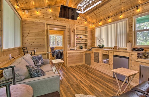 Show Low Cabaña | Grill, Fire Pit: Pet-Friendly Lakeside Cottage!