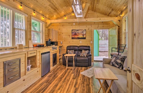 Show Low Cabaña | Grill, Fire Pit: Pet-Friendly Lakeside Cottage!