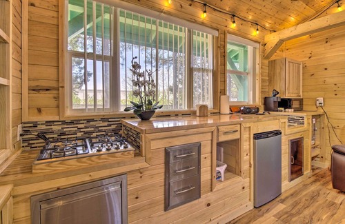 Show Low Cabaña | Grill, Fire Pit: Pet-Friendly Lakeside Cottage!