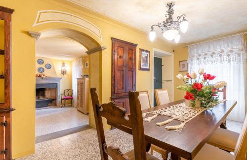 Molazzana Casa | Grillo Rosso 8