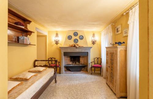 Molazzana Casa | Grillo Rosso 8