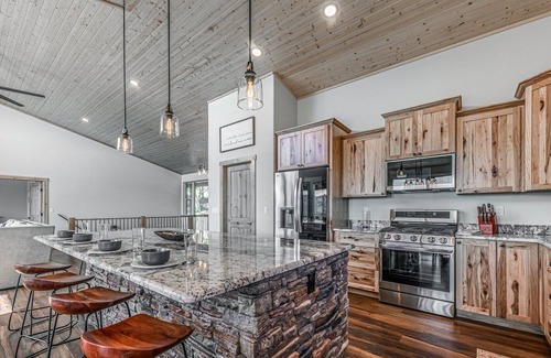 Ruidoso Cabina | Grindstone Cowboy w/ Hot tub, Pool table & Pet Friendly