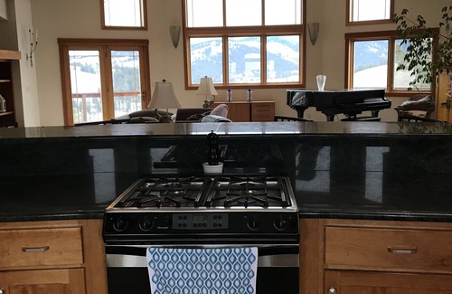 Missoula Casa | Glacier Getaway - True Vacation Home - Amazing Vistas