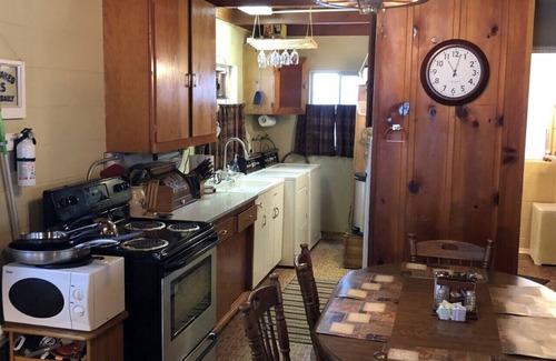 Long Barn Cabina | Grizzly Bear Lodge cerca de Sugarpine Creek