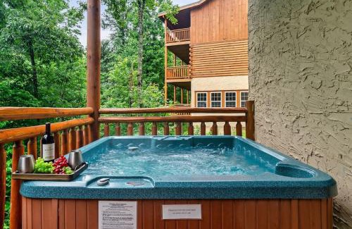 Gatlinburg - Pigeon Forge Casa | Grizzly Bears Resort - Large Luxury Cabin with Indoor Pool, Hot Tub, Theater, King Beds, Sleeps 16 in heart of Pigeon Forge