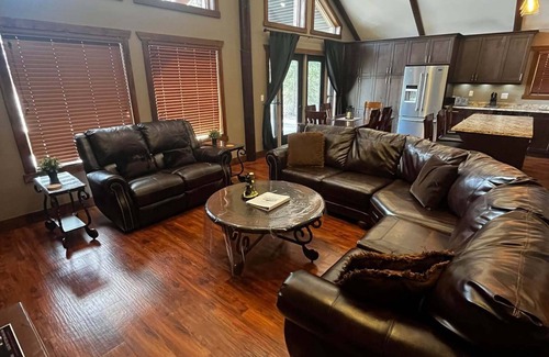 Valemount Casa | Grizzly Den - Tres Habitaciones Casa, Capacidad 10