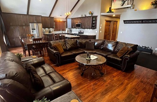 Valemount Casa | Grizzly Den - Tres Habitaciones Casa, Capacidad 10