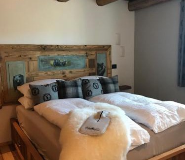 Varena Cama Y Desayuno | Grizzly Haus & Frosch Restaurant - Teritoria