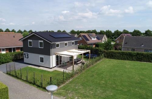 Tzummarum Casa | Große Familienvilla mit privat innen Jacuzzi & Sauna