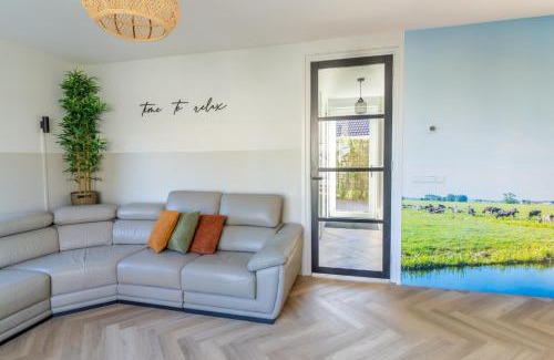 Tzummarum Casa | Große Familienvilla mit privat innen Jacuzzi & Sauna
