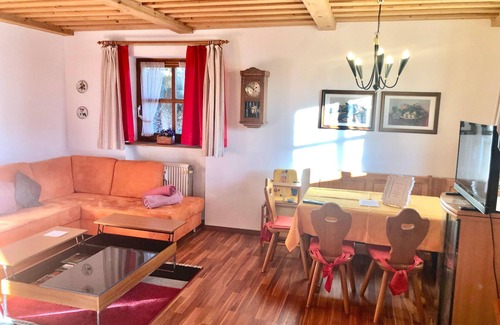 Hauzenberg Apartamento | Große Ferienwohnung Pool Sauna Hallenbad Wintersport bei Passau