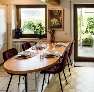 Oehringen Apartamento | Große FeWo in den Weinbergen