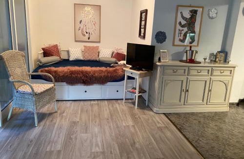 Bad Saarow Apartamento | Große Helle Wohnung am Wald in Bad Saarow Nahe Grünheide und Berlin Souterrain