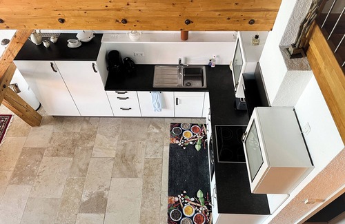 Teningen Apartamento | Große Maisonette 2-8 Pers, Hell, Fernblick, Balkon, Nähe Europa Park & Freiburg