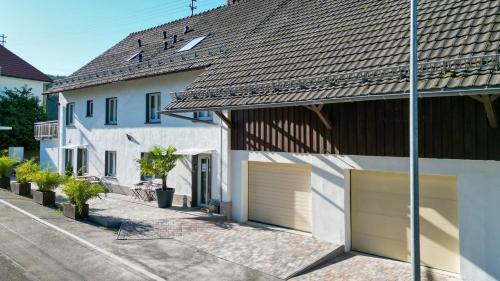 Waldshut-Tiengen Apartamento | Große Monteur- und Handwerkerwohnung für bis zu 14 Personen in Aichen bei Waldshut-Tiengen