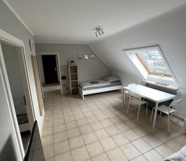 Moenchengladbach Apartamento | Große Unterkunft für bis zu 5 Personen MG32