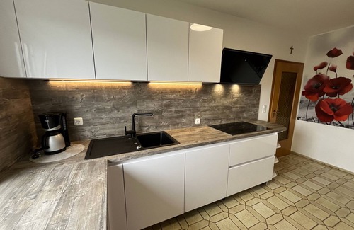 Solnhofen Apartamento | Großzügige Ferienwohnung mit Blick auf Eines der Schönsten Geotope Bayerns