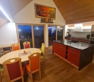 Dornbirn Apartamento | Großzügige Ferienwohnung am Skigebiet Bödele mit Rheintalblick
