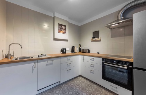 Magdeburg Apartamento | Großzügige Wohnung +140 qm in Magdeburg Top-lage mit Kicker für bis zu 7personen