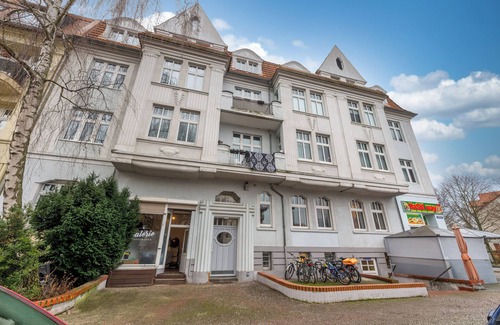 Magdeburg Apartamento | Großzügige Wohnung +140 qm in Magdeburg Top-lage mit Kicker für bis zu 7personen