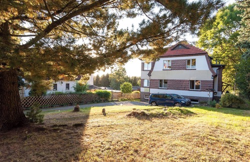 Friedrichsbrunn Apartamento | Großzügige Wohnung mit Stilvoller Möblierung, Sauna und Garten